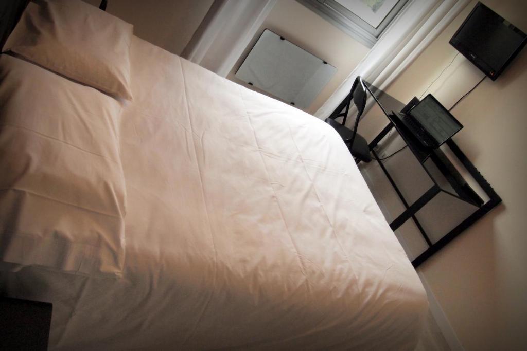Hotel Le Rohu Séné Cameră foto